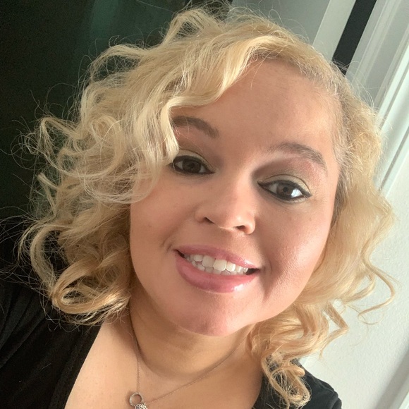 Meet your Posher, Rochelle - Picture 9 of 16